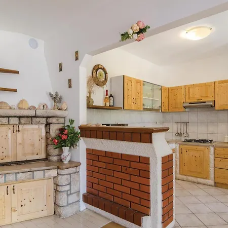 Nice Apartment In Vela Luka With Wifi *