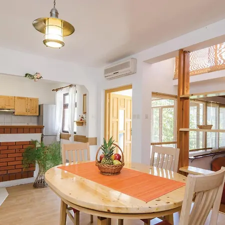 Nice Apartment In Vela Luka With Wifi